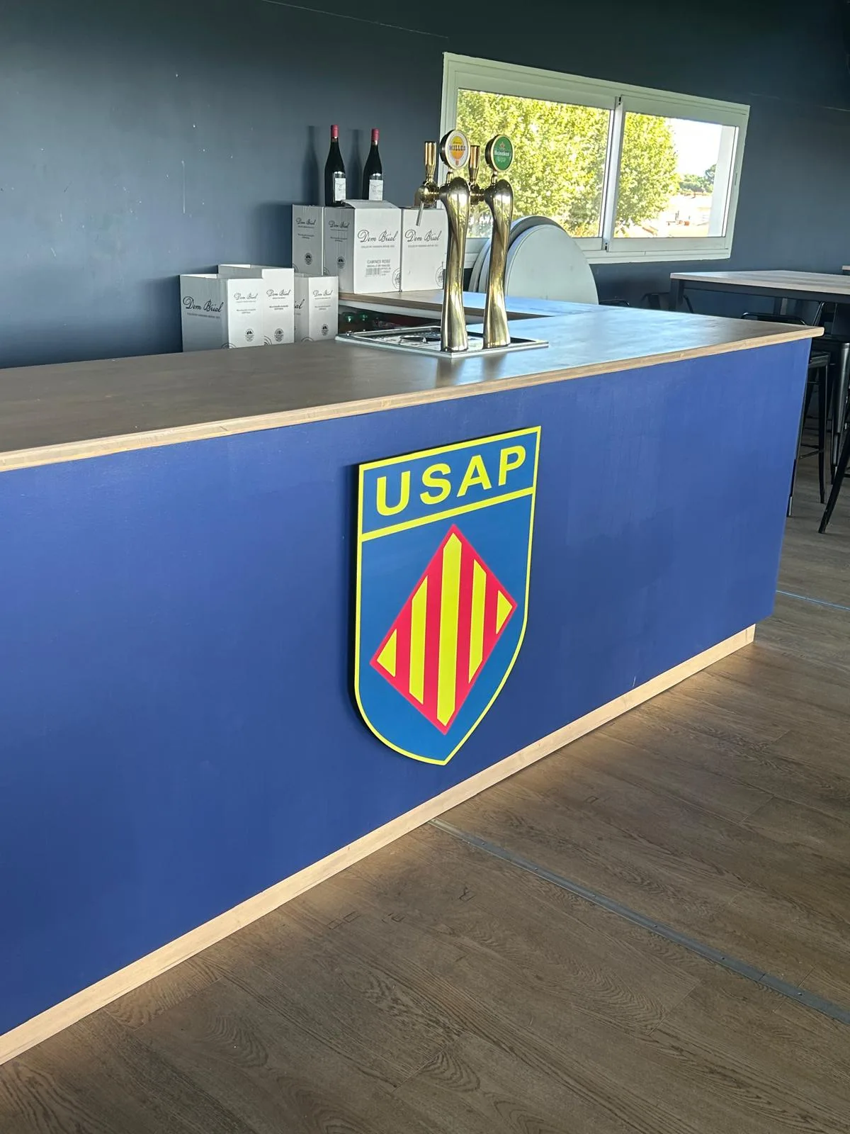 Bar intérieur bois sur mesure, Chantier Villas et Bois dans le 66