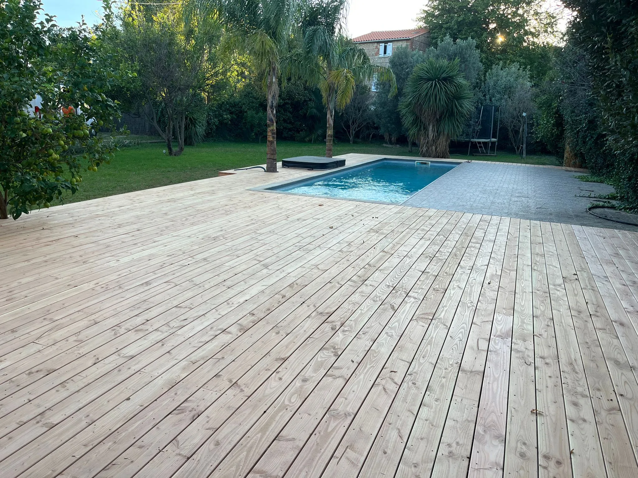 Extension bois bord de piscine, Réalisation Villas et Bois Perpignan 66
